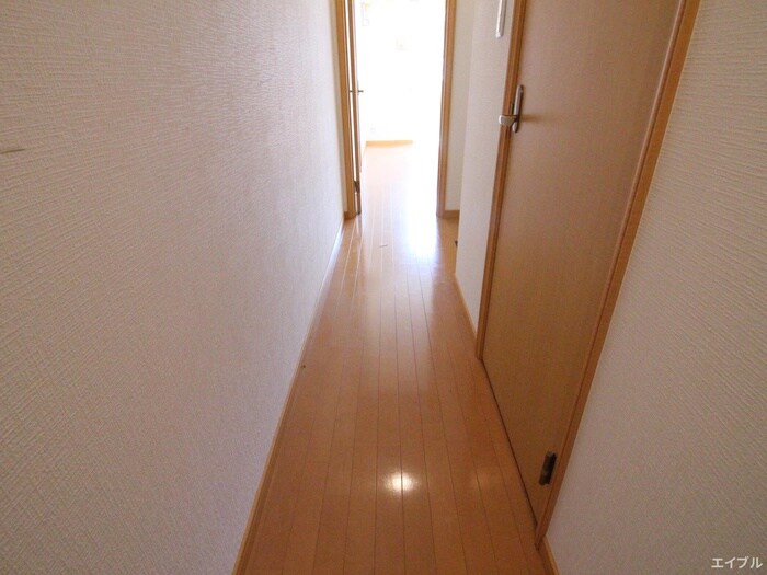 物件内観写真13　(廊下)