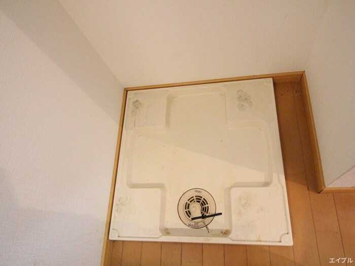 物件内観写真15　(洗濯機置場)