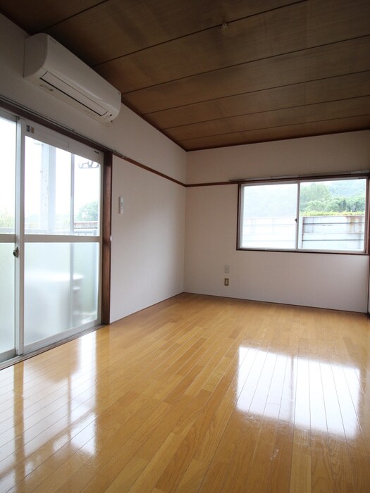 物件内観写真4　(居室)