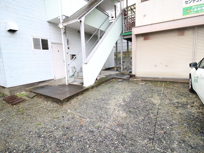 物件外観写真3　(駐車場)