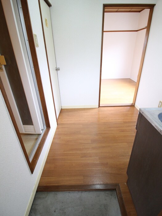物件内観写真8　(玄関)