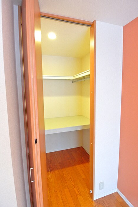 物件内観写真6　(収納)