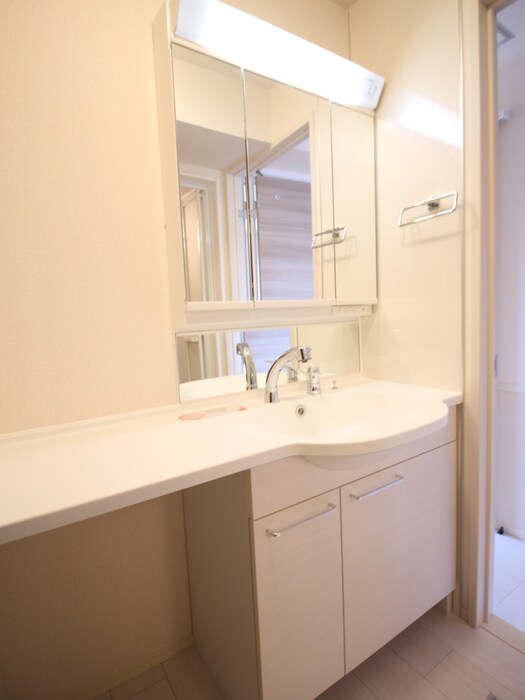 物件内観写真8　(洗面)