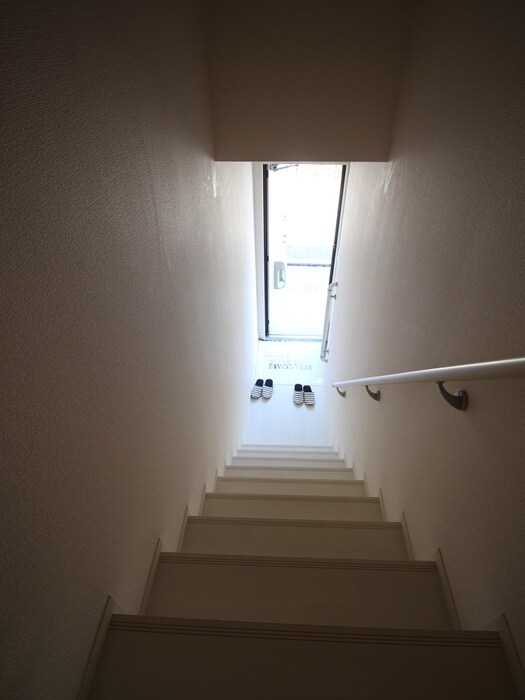 物件内観写真10　(玄関)