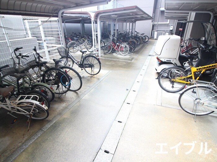 物件外観写真5　(駐輪場)