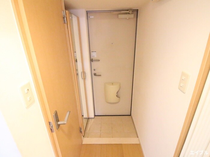 物件内観写真16　(玄関)