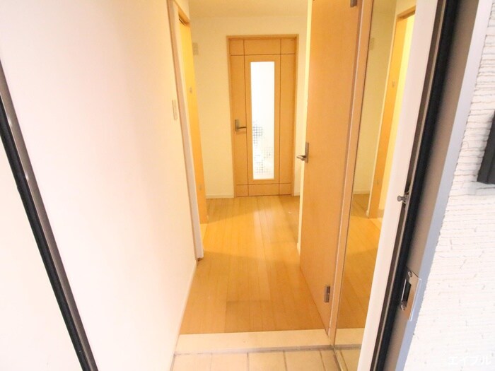 物件内観写真17　(廊下)