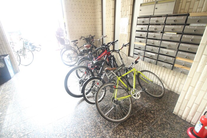 物件外観写真5　(駐輪場)