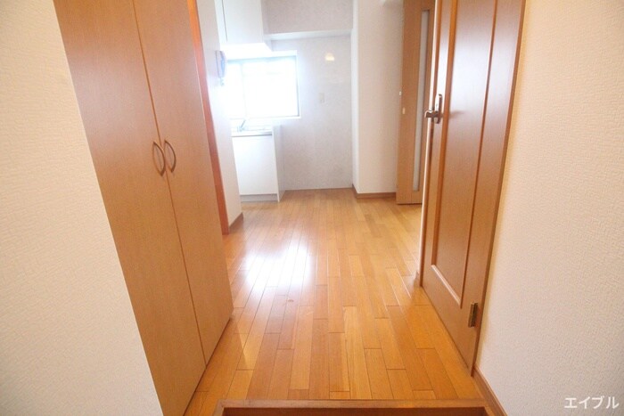 物件内観写真14　(廊下)