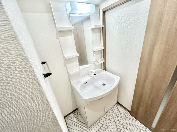 物件内観写真11　(洗面)