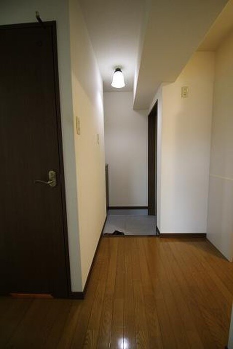 物件内観写真12　(玄関)