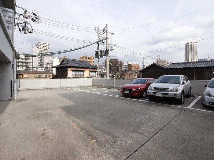 物件外観写真4　(駐車場)