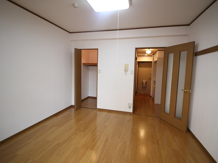 物件内観写真4　(居室)