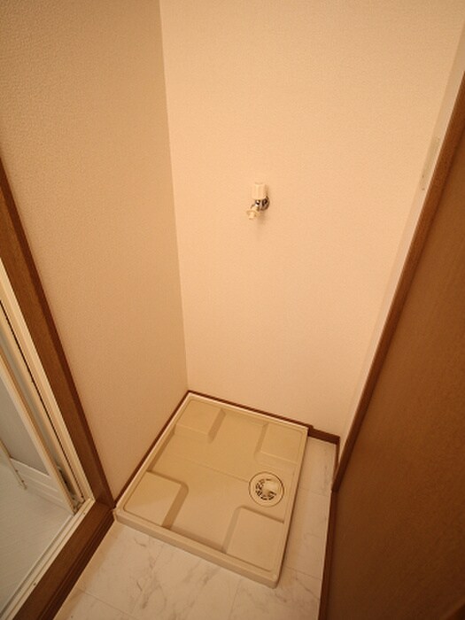 物件内観写真9　(洗濯機置場)