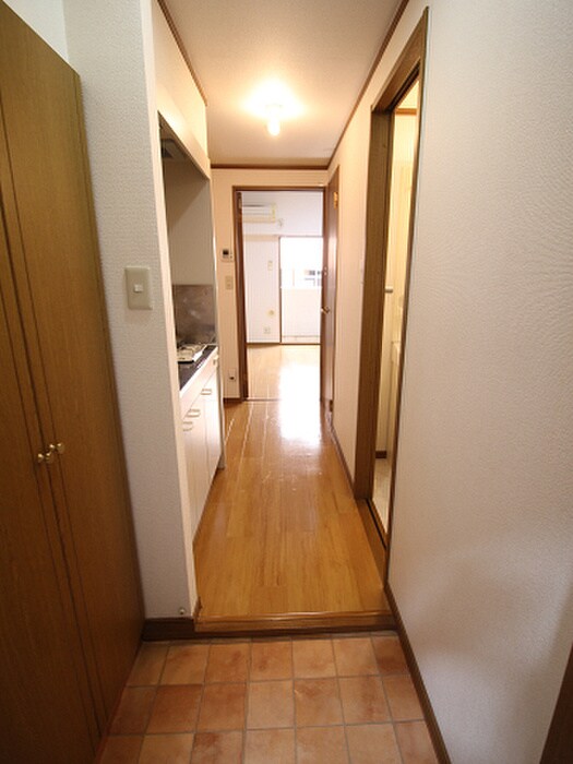 物件内観写真12　(玄関)