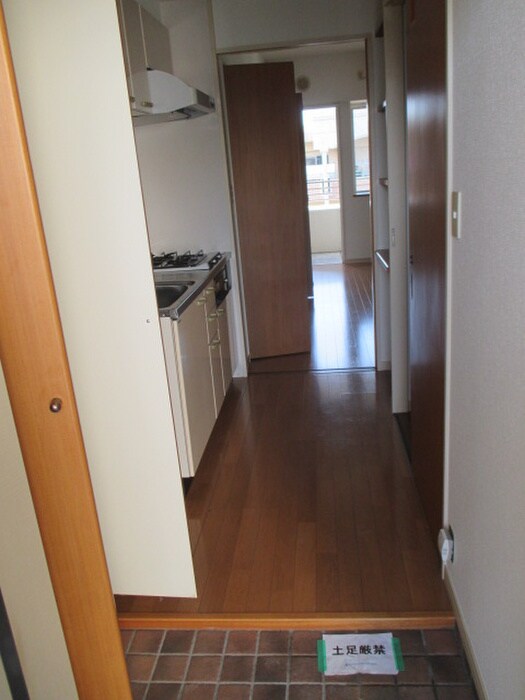 物件内観写真7　(玄関)