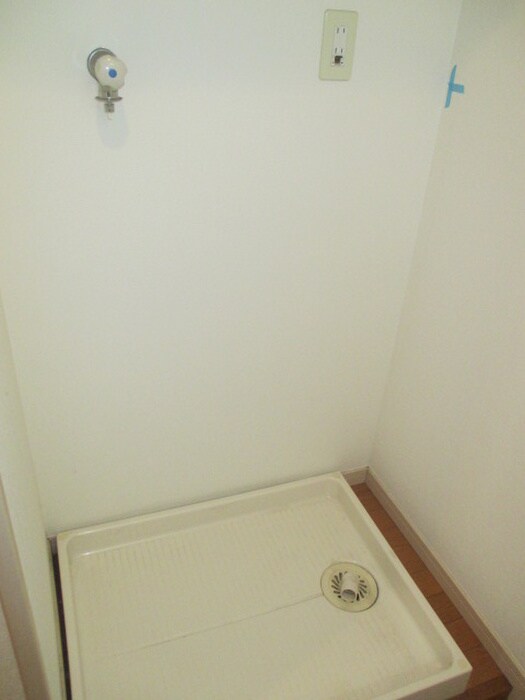 物件内観写真14　(洗濯機置場)