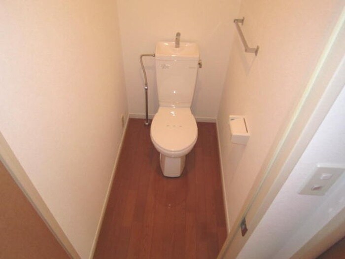 物件内観写真14　(トイレ)