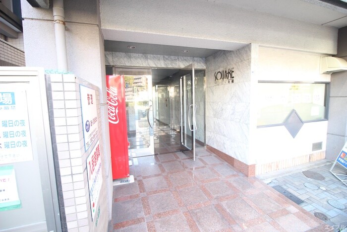 物件外観写真4　(エントランス部分)