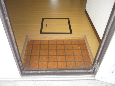 物件内観写真8　(玄関)