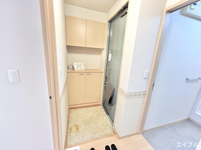 物件内観写真15　(玄関)