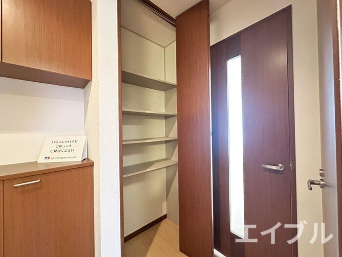 物件内観写真18　(収納)