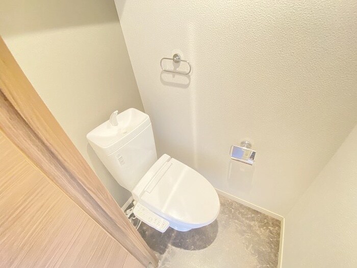 物件内観写真8　(トイレ)