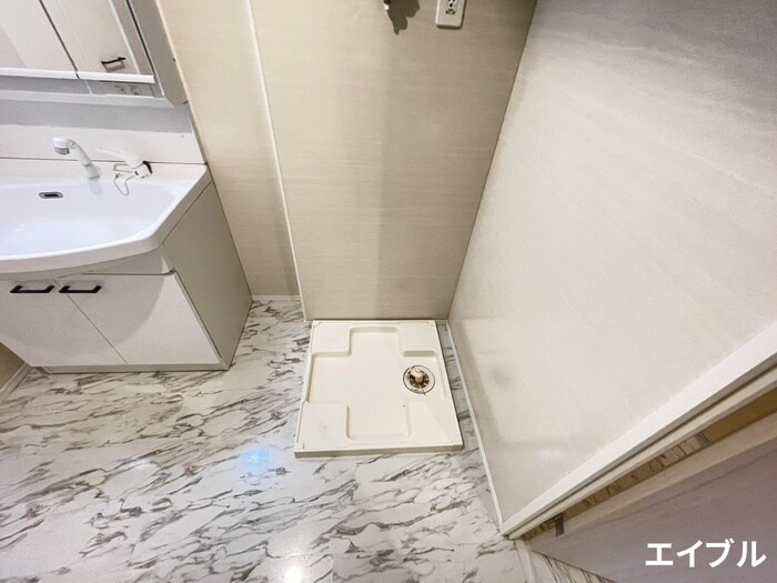 物件内観写真12　(洗濯機置場)