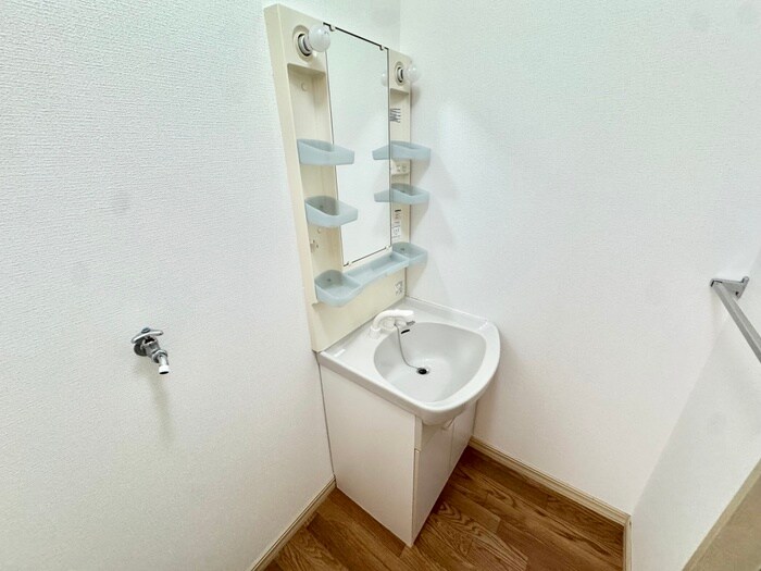 物件内観写真8　(洗面)