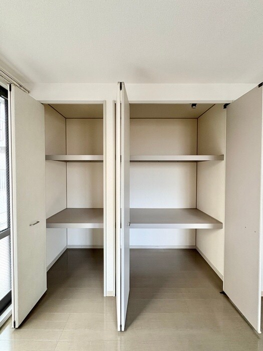 物件内観写真12　(収納)