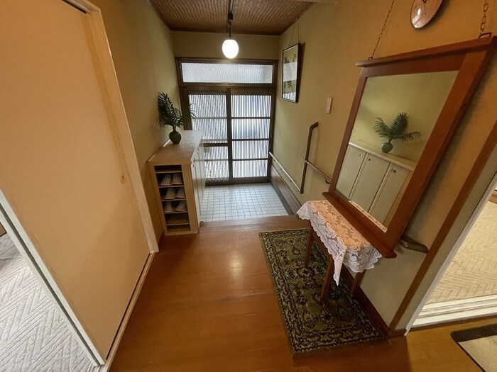 物件内観写真7　(玄関)