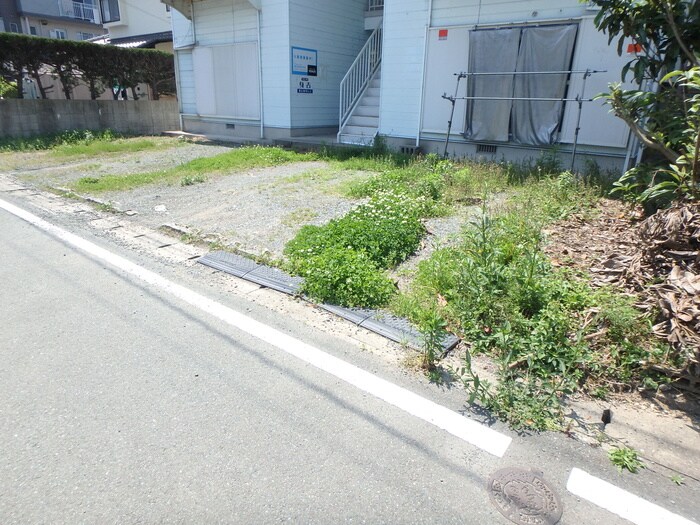 物件外観写真2　(駐車場)