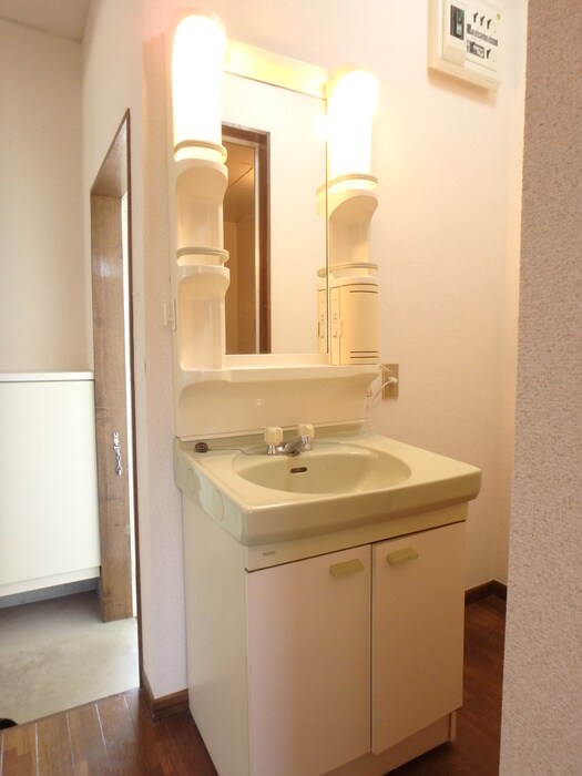 物件内観写真8　(洗面)