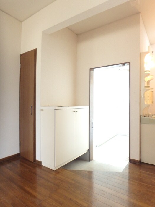 物件内観写真10　(玄関)