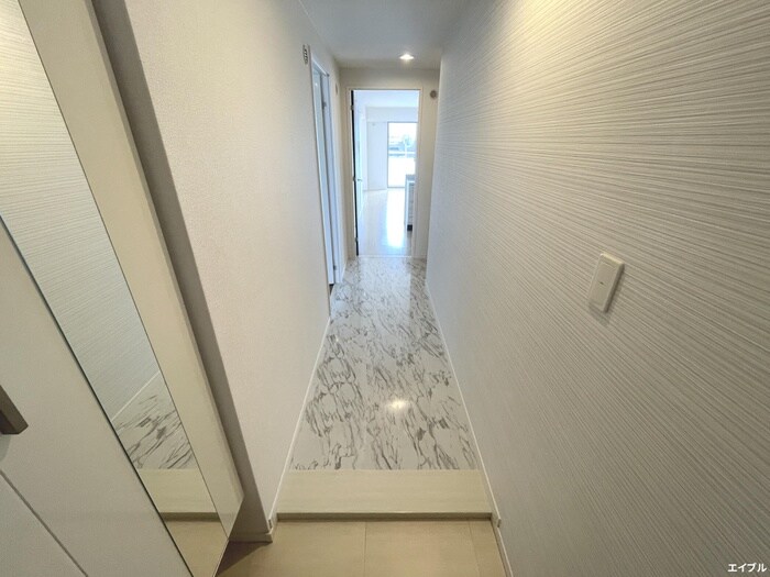 物件内観写真12　(玄関)