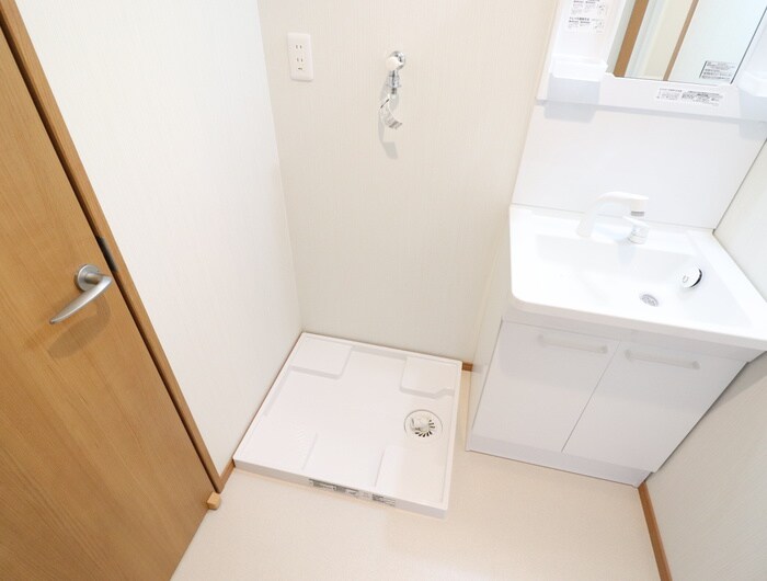 物件内観写真13　(洗濯機置場)