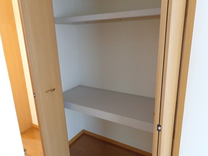 物件内観写真10　(収納)