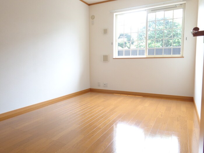 物件内観写真12　(室内からの展望)