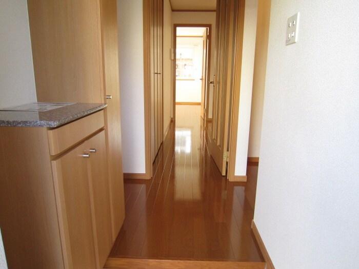物件内観写真15　(廊下)