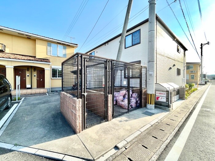 物件外観写真4　(建物設備)