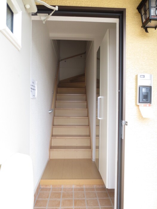 物件内観写真14　(玄関)