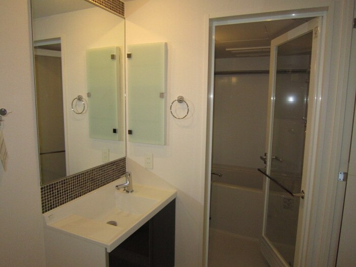 物件内観写真13　(洗面)