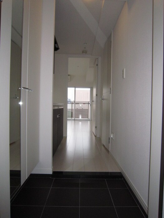 物件内観写真18　(廊下)