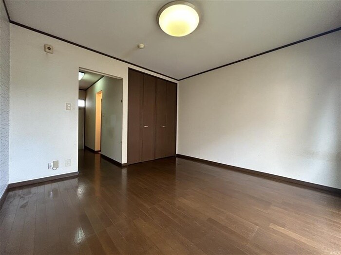 物件内観写真10　(居室)