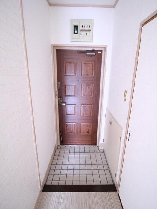 物件内観写真10　(玄関)