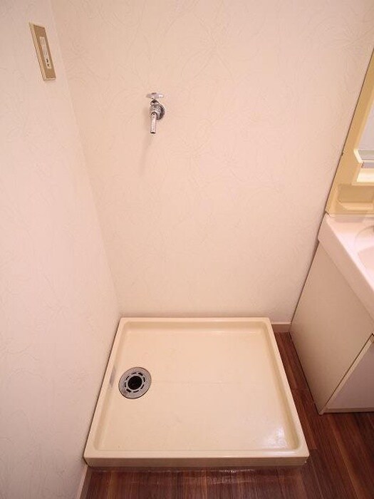 物件内観写真15　(洗濯機置場)