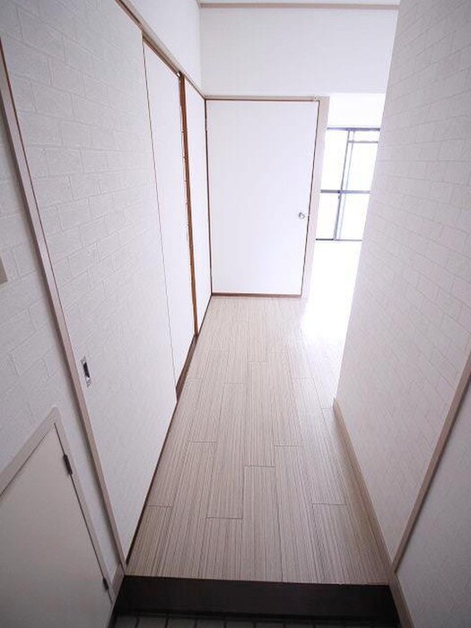 物件内観写真17　(廊下)