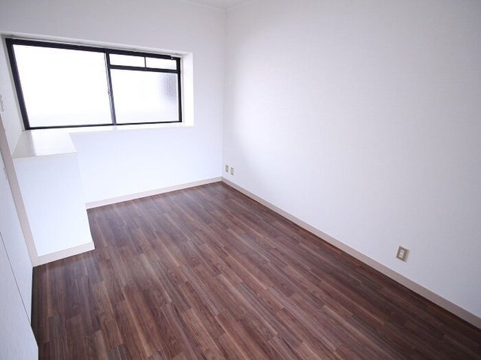 ベスト興産ビルの居室