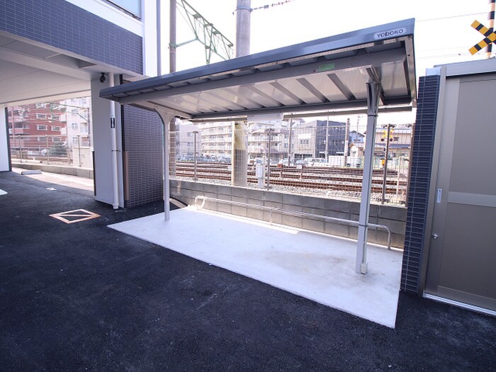 物件外観写真2　(駐輪場)