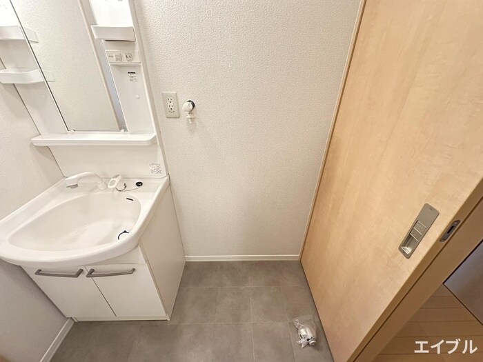 物件内観写真10　(洗濯機置場)